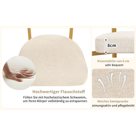 Deux chaises de séjour. Des chaises modernes et élégantes, fabriquées en cuir beige. Confortables, elles conviennent parfaitement pour les salles à manger, les salons et les bureaux. Les pieds des cha (1/5)