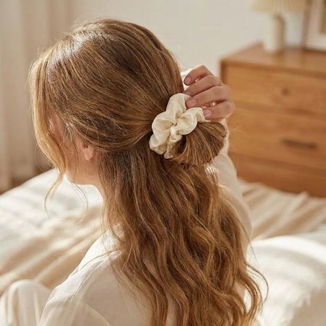 Chouchous En Satin, Lot De 6, Élastiques Cheveux Doux Brillants, Beige, Accessoires Pour Queue De Cheval Et Chignon (1/4)