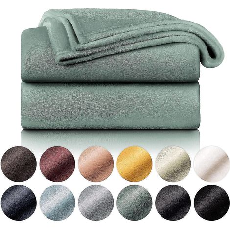 Weiche und flauschige Decke – Hochwertige Decke aus ultraweichem Fleece, ideal als Sofaüberwurf, Tagesdecke oder Wohnzimmerdecke – 130 x 150 cm – Sommergrün