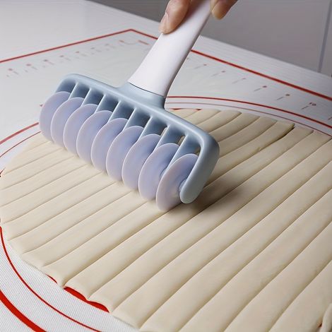 1 tagliapasta professionale, realizzata in plastica resistente, per dividere e cuocere la pasta. (1/5)