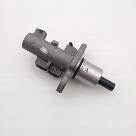 4D0611021A is suitable for Audi A4, A6, A7, A8, Volkswagen Passat B5, and Lingyu brake master cylinders and master cylinders. (1/4)