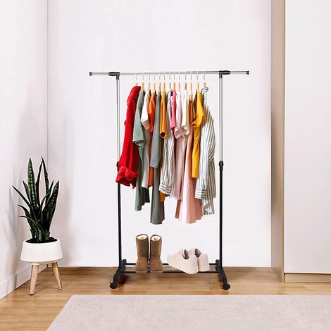 – Portant à vêtements mobile télescopique en acier – Hauteur ajustable 90-158 cm – Largeur réglable 77 cm – 4 roulettes avec frein (1/5)
