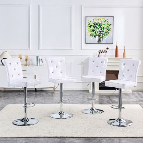 Lot de 4 fauteuils élévateurs rétro en similicuir blanc crocodile, ornés de fermoirs en cristal, pour un style chic et mystérieux dans votre salle à manger.