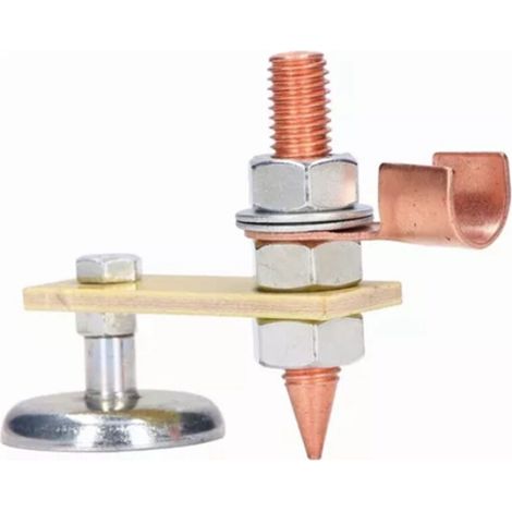 Magnetische Schweißklemme mit Isoliermaterial für stabile und vielseitige Metallbearbeitung.