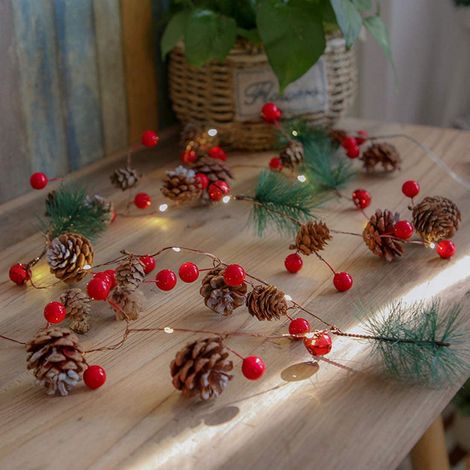 Guirlande Lumineuse Sapin Pommes De Pin Baies - 20 LED ou 30 LED - Blanc Chaud - Alimentation Piles AA - Pour Décoration Intérieure Extérieure Noël Fêtes (1/5)