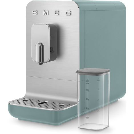 Smeg, macchina da caffè espresso automatica bcc13egmeu, sistema latte, macinacaffè integrato, sistema thermoblock, 1,4 l, cassetto raccogligocce rimovibile, dimensioni compatte, 1350w, verde smeraldo (1/5)