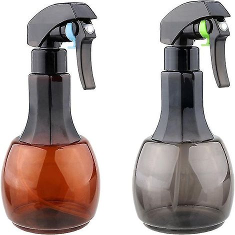 Bouteille en plastique vide pour pomper l'eau (1/3)