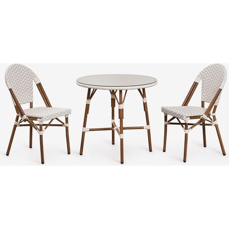 SKLUM Set aus rundem Tisch Ø80 cm und 2 stapelbaren Esszimmerstühlen aus Aluminium Brielle Bistro Beige Nude - Gardenia Weiß                                  