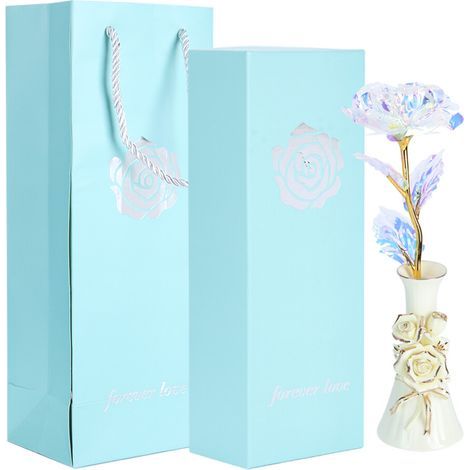 Le cadeau parfait pour elle : de exquises fleurs en cristal faites à la main, une œuvre d'art unique, un symbole d'amour, des fleurs artificielles qui ne se fanent jamais et des roses de rêve. (1/3)