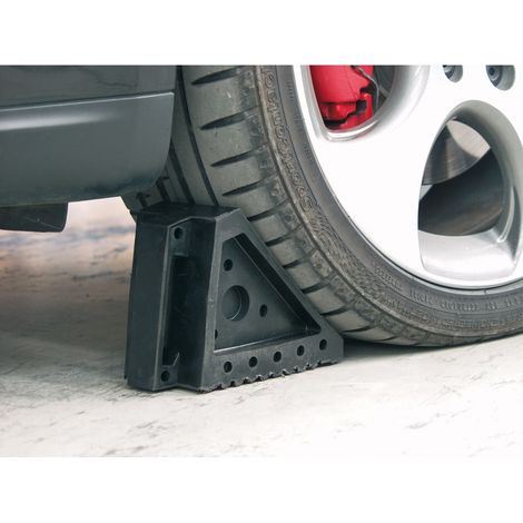 Sealey Rubber Wheel Chocks 1 Pair Suitable For Vehicles Below 3 Tonne WC01 (1/4)