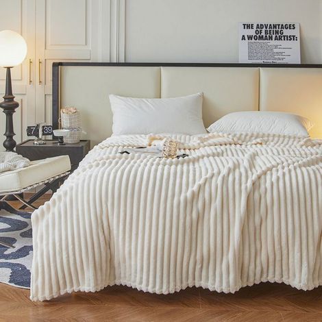 1 couverture polaire, douce et moelleuse, plaid canapé lit voyage 200 x 230 cm, beige, toute saison