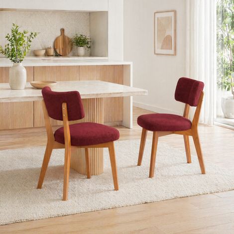 Set di 2 sedie da pranzo Mid-Century in tessuto bordeaux con gambe in legno (1/5)