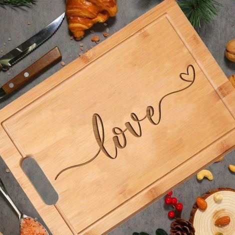 Bambusschild „LOVE“ – Liebevolle Botschaft eingraviert, handgefertigtes Geschenk (1/5)
