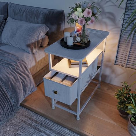 Tavolino laterale con prese e USB, 60 x 30 x 62 cm, comodino moderno bianco con 1 cassetto e ripiano contenitore
