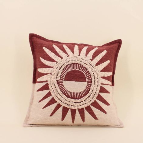 Coussin en coton flammé motif soleil brodé terracotta 45x45cm (1/4)