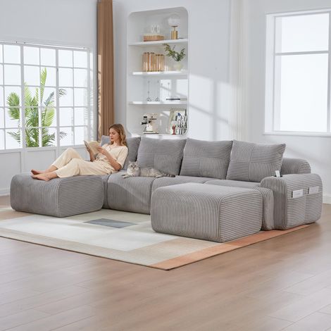 Canapé modulable 4 places en velours côtelé gris clair avec 2 poufs, combinable à volonté. Porte-gobelets et poche de rangement latérale, idéal pour salon, séjour et autres pièces.