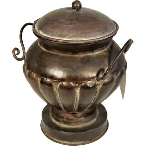Un jarrón de metal bronce con orejas (1/2)