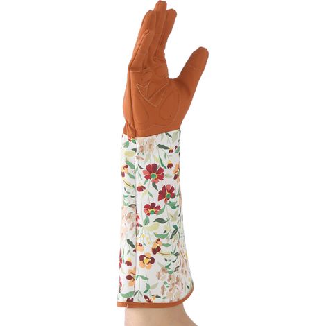 paire de gants de jardinage à manches longues pour protéger les mains lors de la taille et de l'élagage dans le jardin. (1/5)