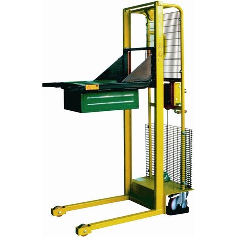 Sollevatore ad arganello con aggancio automatico cassette