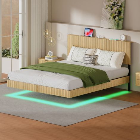 Letto moderno dal design sospeso e pannellatura scanalata, inclusa testiera, dotato di luci LED d'atmosfera e di una robusta struttura in ferro piatto rinforzato - 180 x 200 cm - Light Egg (1/5)