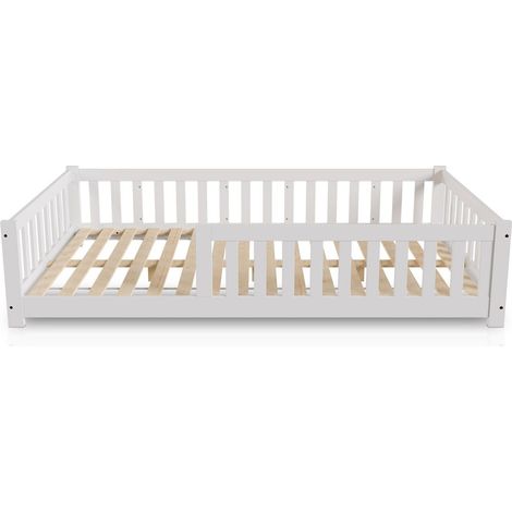 Letto per bambini Naya 120x200 cm letto da pavimento in legno per bambini - con rete a doghe e protezione anticaduta (1/3)