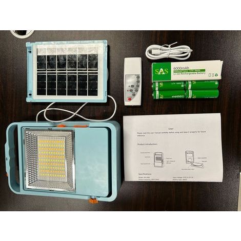 High Brightness 180 LED Outdoor Solar Motorhome Spotlight for Caravans and Campervans with 4 x 1500mAh Batteries, 5 Lighting Modes, Continuously Dimmable Remote Control, Removable Panel (1/5)