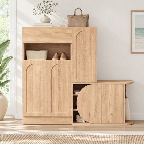 Zapatero con banco integrado, 5 puertas, cajón y estante abierto en MDF color madera clara, 130 x 35 x 110,5 cm, para recibidor bien organizado – CHICFURN (1/5)