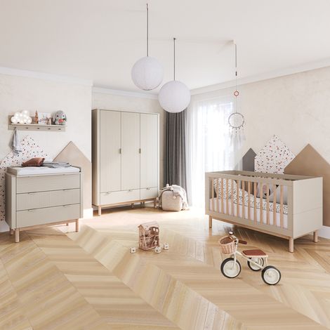 Cameretta completa con Lettino evolutivo 70x140 Cassettiera e Armadio a 3 ante Pinio Miloo Champagne