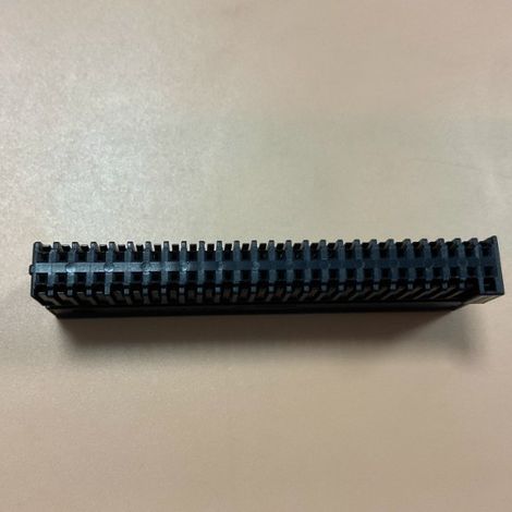Faisceau de câbles pour connecteur automobile F427100 à 52 broches (1/4)