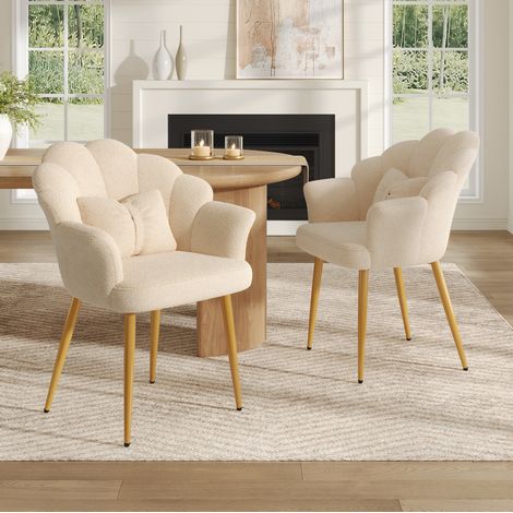 Set di 2 poltrone 64x65,5x85 cm in tessuto peluche beige con cuscini - MEUBLIV (1/5)