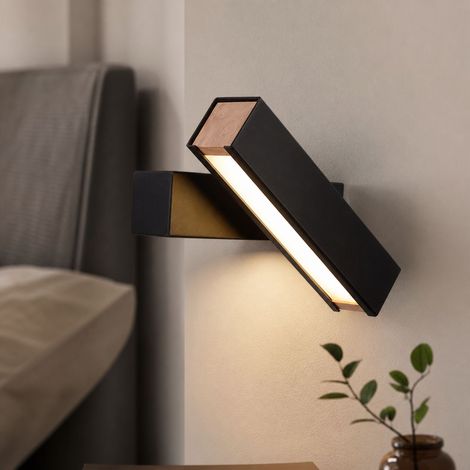Applique murale LED pivotante 270° design scandinave bois chêne et métal noir ou blanc pour chambre salon lecture (1/5)