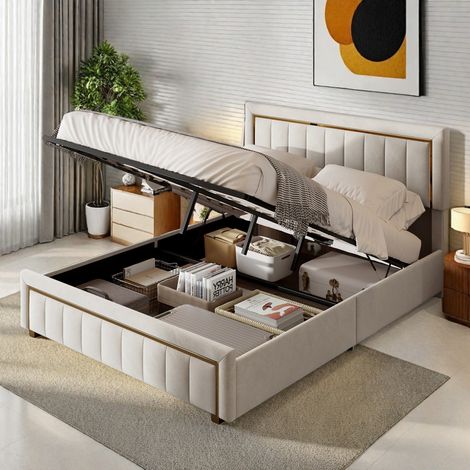 Lit double pour adulte de 140 x 200–Lit coffre capitonné 140 x 200–Velour Beige–Sommier à lattes–Décor à rayures verticales et bordures dorées–Moderne