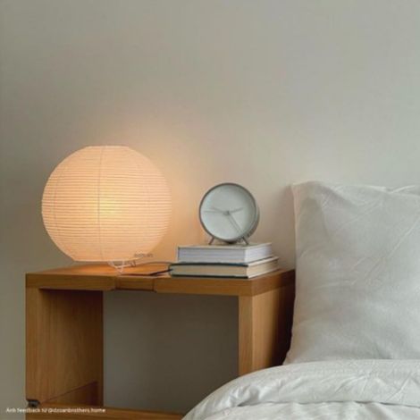 Abat-jour rond en papier pour veilleuse, éclairage doux et indéformable, idéal pour une table de chevet. (1/5)