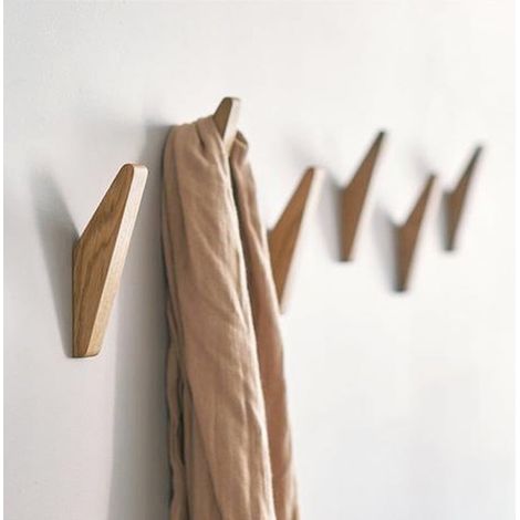 Crochets muraux en bois, crochets de portemanteau en hévéa (lot de 6), patères triangulaires pour suspendre vestes, chapeaux, sacs et serviettes, décoration murale robuste. (1/5)