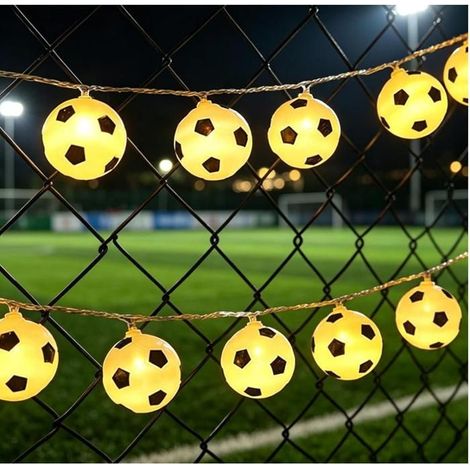 Guirlande lumineuse football, 10 LED, 1,5 m, déco ballon pour chambre sportive. (1/5)