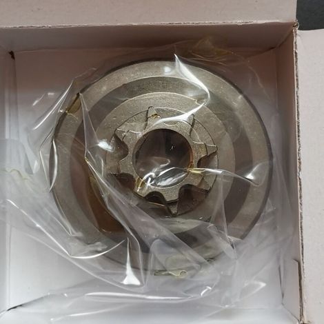 Pignon d'embrayage G2500 pignon droit (1/4"X8T) 2841-51110, pignon d'embrayage, pas de 1/4, 8 dents, convient aux tronçonneuses Komatsu G2500.