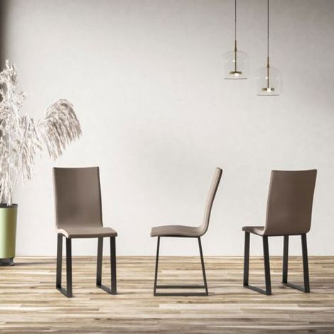 Sedia cucina in similpelle tortora con gambe a slitta in (1/4)