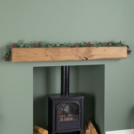 1.90m Festive Garland with Green Seasonal Leaves and Red Berries (1/5)