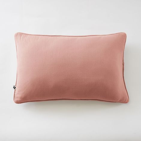 Coussin déhoussable avec passepoil 40 x 60 cm Gaze de coton unie GAÏA Rose pêche (1/3)