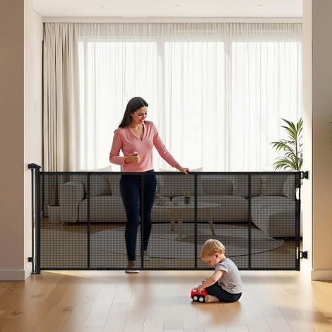 einziehbares Babygitter Hundegitter ausziehbar auf 310 cm (B) / 795 mm (H), Treppenschutzgitter mit Sicherheitsschloss, Schutzgitter aus Netzgewebe für Treppen Flure drinnen/draußen, Schwarz (1/5)