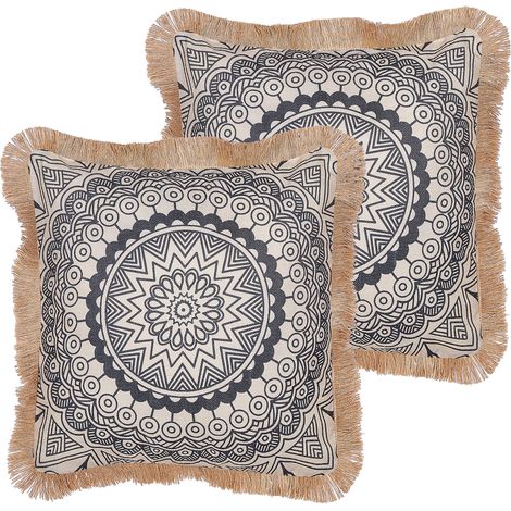 Conjunto de 2 cojines beige negro 45 x 45 cm poliéster borlas patrón GERANIUM