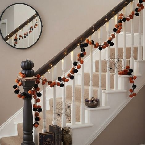 Haunted Halloween Velvet Pumpkin Garland (1/3)