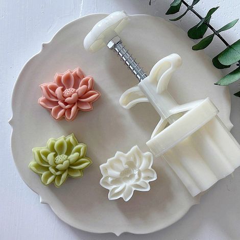 Moule à gâteau de lune en forme de lotus de 30 g, outil de pâtisserie DIY, accessoire de cuisine pour la Fête de la Mi-Automne (1/4)