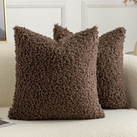 Lot de 2 housses de coussin décoratives en fausse fourrure de mouton bouclée pour canapé, salon, 55,9 x 55,9 cm, chocolat (1/5)