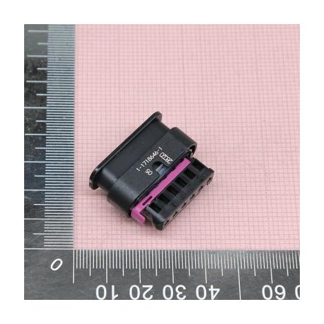 1-1718646-1 TE Automotive Industry Connectors and Accessories (1/5)