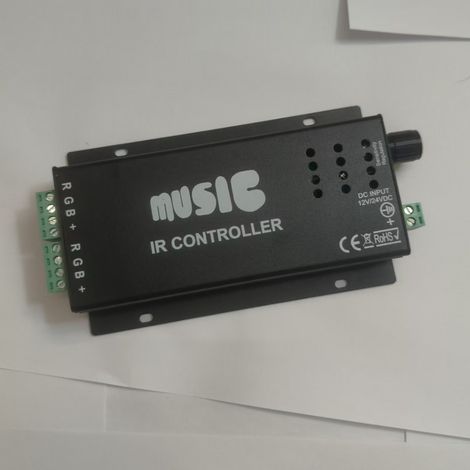 24-key infrared remote control, 12V music controller with dynamic rhythm-changing music, seven-color RGB 5050 LED control.