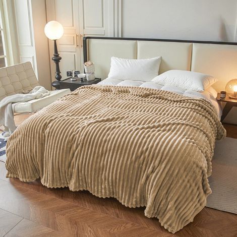 Couverture de canapé confortable en fausse fourrure, douce et épaisse, à double couche, légère et moelleuse, couverture chaude et luxueuse pour l'hiver, en microfibre, marron. (1/5)