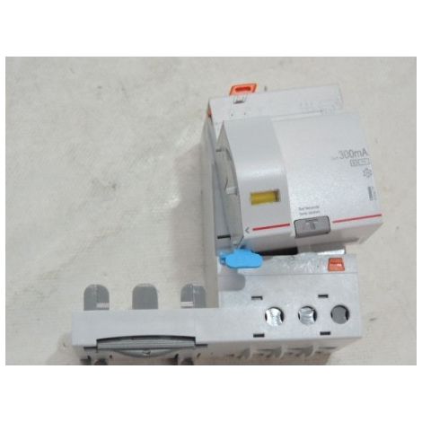 Bloc différentiel adaptable à vis DX³ pour disjoncteur 1 module par pôle 3 Pôles 400V 63A type AC 300mA sélectif LEGRAND 410477