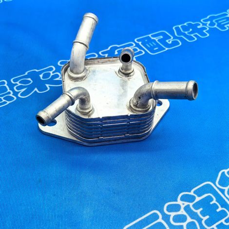 33493-28050 is suitable for Toyota RAV4 and Lexus NX200 oil coolers. (1/4)