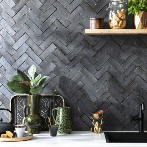 Zellige véritable Carrelage Artisanal - 5x15 cm - Noir Carbone (vendu par boîte de 0,5m²) (1/5)